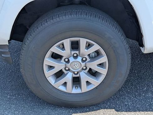 Used 2019 Toyota Tacoma SR5 image 13