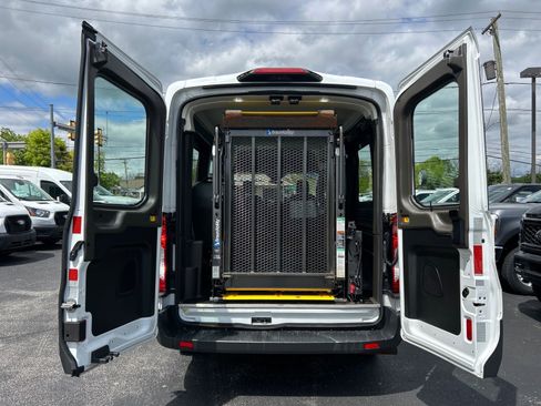 Used 2018 Ford Transit 250 148 Medium Roof RWD image 10