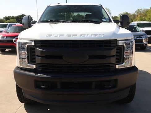 Used 2019 Ford F250 XLT AWD/4WD image 2