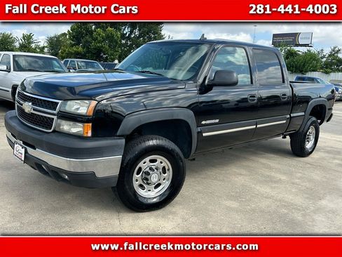 Used 2006 Chevrolet Silverado 2500 LT w/ Onstar Plus Package AWD/4WD image 1