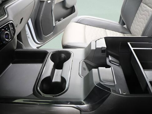 Used 2024 Chevrolet Silverado 2500 ZR2 w/ Technology Package AWD/4WD image 19