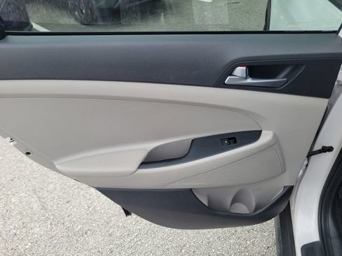 Used 2016 Hyundai Tucson SE w/ Option Group 02 FWD image 10