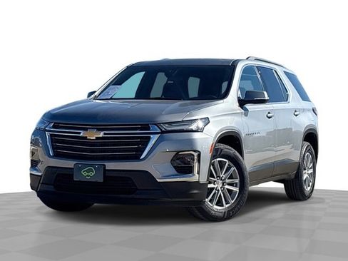 Certified 2023 Chevrolet Traverse LT image 1