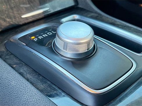 Used 2021 Chrysler 300 Touring L image 16