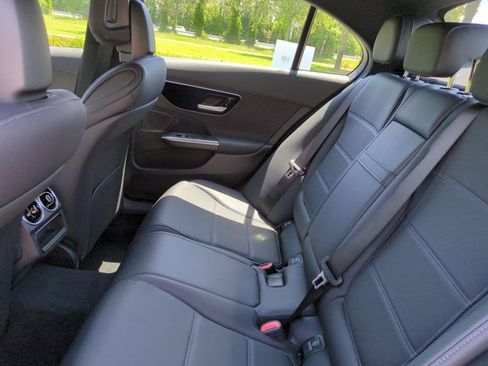 Used 2025 Mercedes-Benz C 300 Sedan image 13