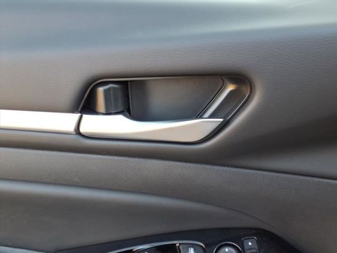 New 2025 Nissan Altima 2.5 SL image 16