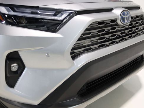 Used 2022 Toyota RAV4 Limited image 24