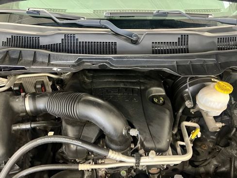 Used 2019 RAM 1500 Express w/ Express Value Package AWD/4WD image 19