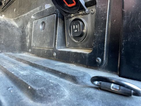 Used 2018 Toyota Tacoma Limited image 6