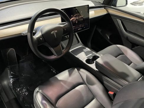 Used 2023 Tesla Model Y Long Range image 10