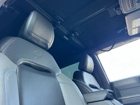 Used 2022 Ford Bronco Black Diamond image 17