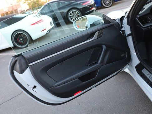 Used 2025 Porsche 911 Carrera image 21