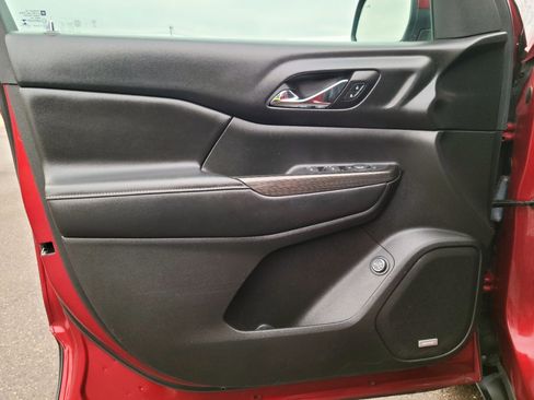 Used 2017 GMC Acadia SLT image 8