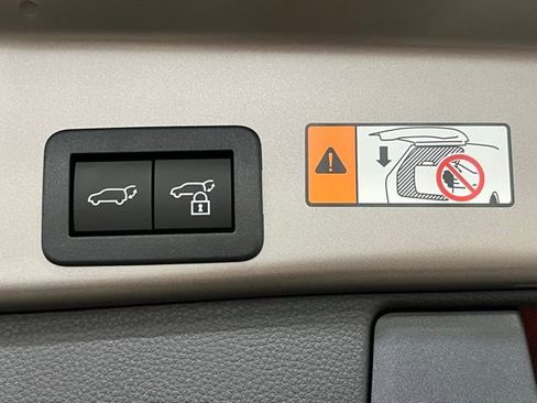 New 2026 Toyota RAV4 SE w/ Convenience Package AWD/4WD image 12