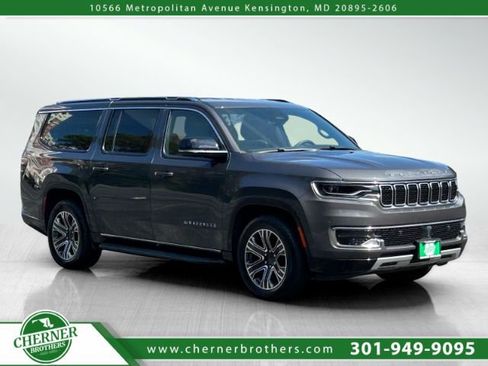 Used 2024 Jeep Wagoneer L Series II image 1