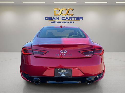 Used 2017 INFINITI Q60 Red Sport 400 RWD image 4