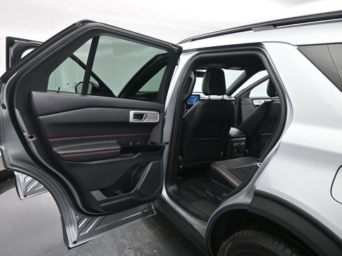 Certified 2023 Ford Explorer ST-Line w/ Class IV Trailer Tow Package image 21