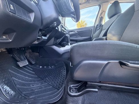 Used 2019 Honda Fit LX image 10