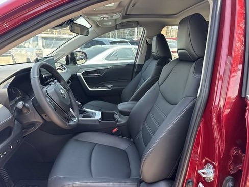 Used 2023 Toyota RAV4 XLE Premium FWD image 26