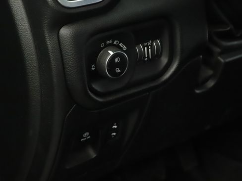 Used 2022 RAM 1500 Laramie image 8