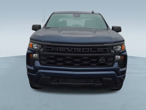 Used 2023 Chevrolet Silverado 1500 Custom image 2