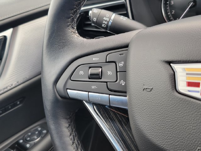 Used 2025 Cadillac XT6 Premium Luxury AWD/4WD image 13