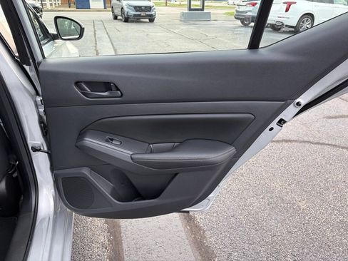 Used 2025 Nissan Altima 2.5 SV FWD image 13