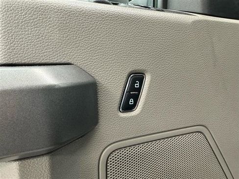 Used 2017 Ford F250 XLT w/ XLT Value Package AWD/4WD image 11