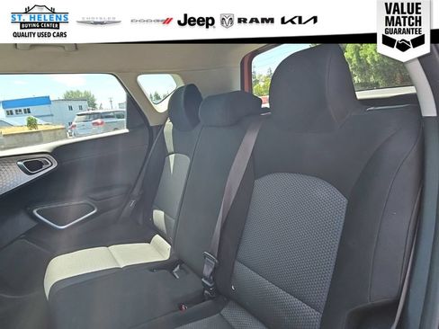 Used 2020 Kia Soul LX FWD image 27