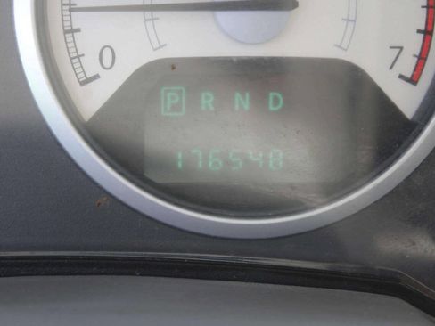 Used 2008 Chrysler Town & Country Limited w/ Entertainment Group #3 FWD image 8