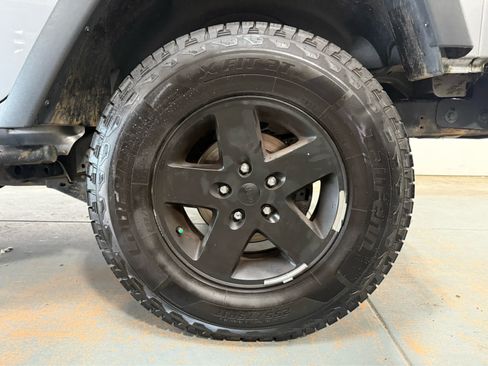 Used 2013 Jeep Wrangler Unlimited Sport AWD/4WD image 9