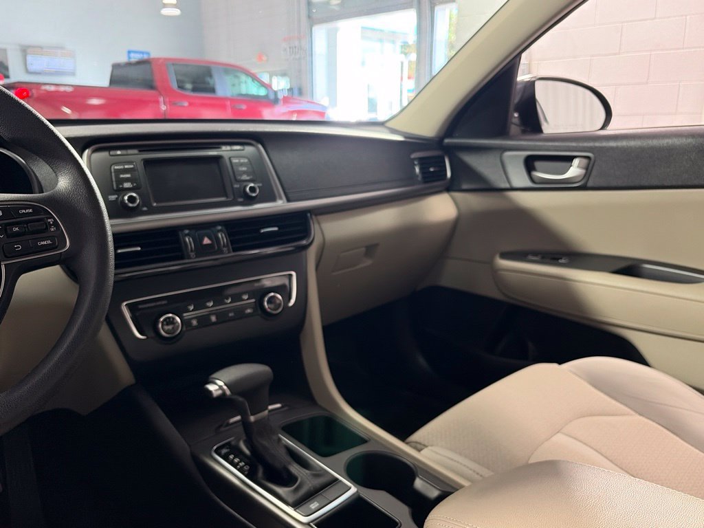 Used 2017 Kia Optima LX FWD image 27