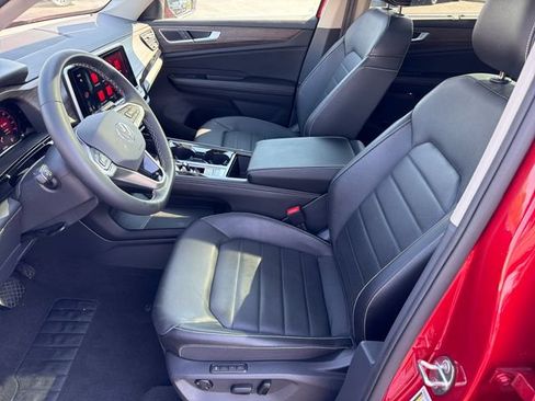 Used 2024 Volkswagen Atlas SEL AWD/4WD image 9
