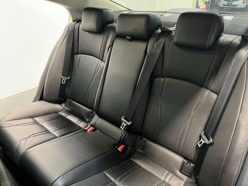 Used 2019 Lexus ES 350 Ultra Luxury w/ Accessory Package 2 FWD image 16