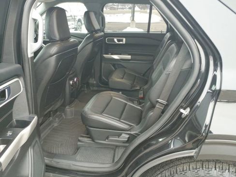 Used 2020 Ford Explorer XLT w/ Equipment Group 202A image 10