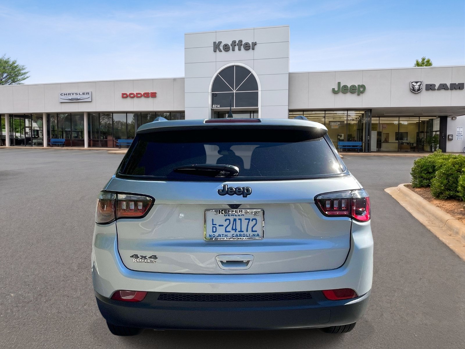 Used 2026 Jeep Compass Latitude AWD/4WD image 5