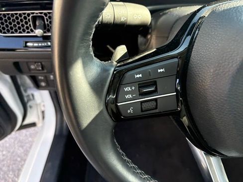 Used 2022 Honda Civic Touring image 16