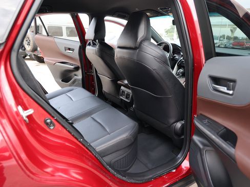 Certified 2024 Toyota Venza XLE image 42