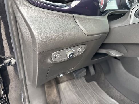 Used 2023 Buick Encore GX Preferred w/ Cold Weather Comfort Package AWD/4WD image 5