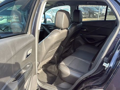 Used 2021 Chevrolet Trax LT w/ Driver Confidence Package AWD/4WD image 28