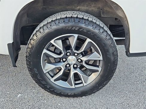 Used 2022 Chevrolet Silverado 1500 LT image 8