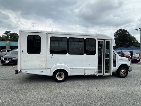 Used 2012 Ford E-450 and Econoline 450 Super Duty w/ Shuttle Bus Prep Pkg RWD image 6
