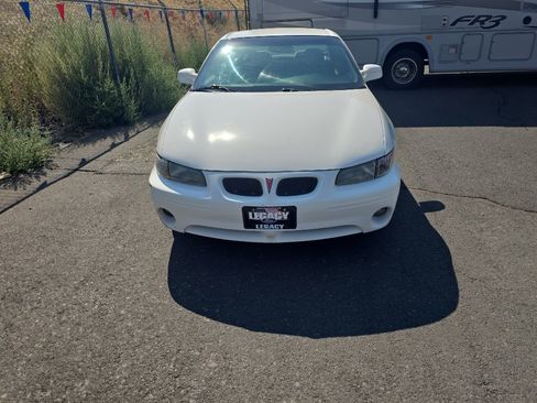 Used 2002 Pontiac Grand Prix SE w/ Widetrack Smart Pkg FWD image 3