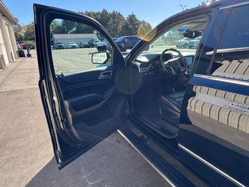 Used 2019 GMC Yukon Denali image 9