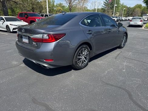 Used 2016 Lexus ES 350 w/ Luxury Package w/Wood Trim image 4