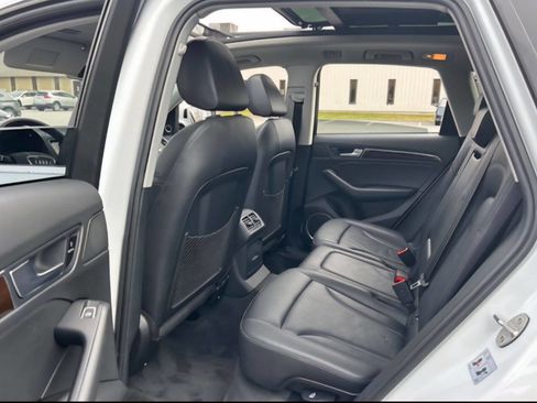 Used 2017 Audi Q5 2.0T Premium Plus w/ Technology Package image 11