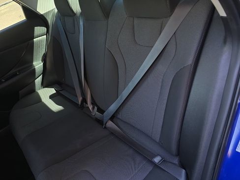 Used 2023 Hyundai Elantra SE image 28