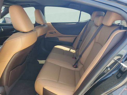 Used 2021 Lexus ES 350 w/ Accessory Package FWD image 9