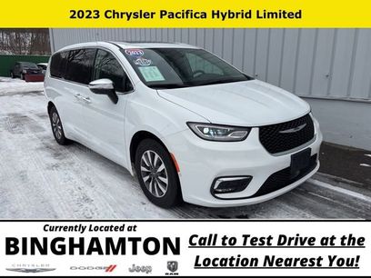 Used 2023 Chrysler Pacifica Limited