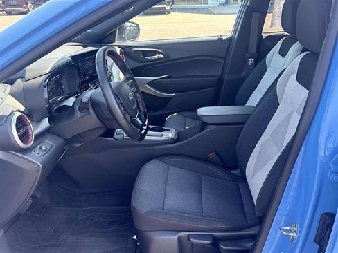 Used 2024 Chevrolet Trax RS w/ Driver Confidence Package FWD image 17